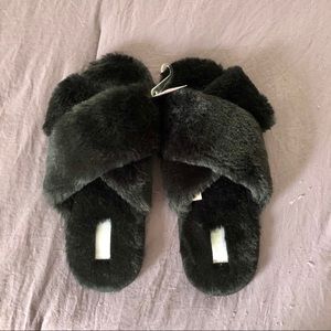 Victoria’s Secret Black Fuzzy Slippers